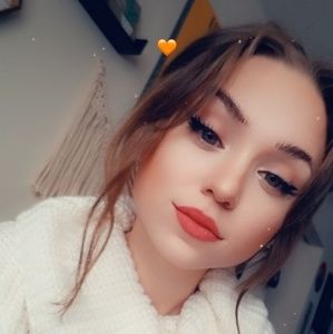Meet your Posher, Devyn